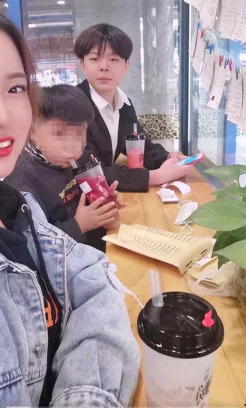去世明星网红父母,致敬离世网红父母的永恒光辉