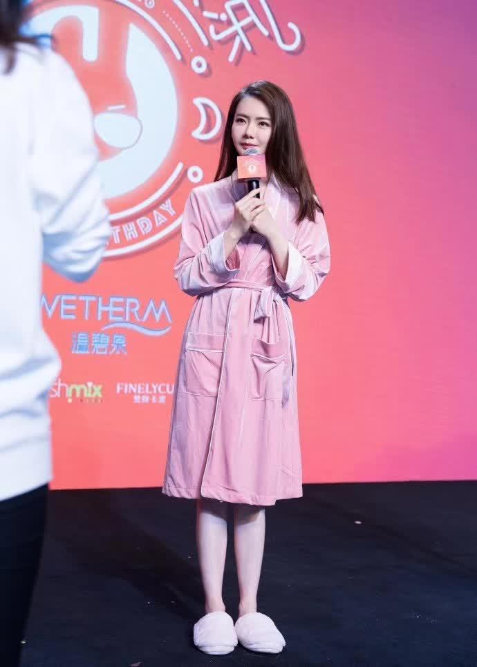 明星网红睡衣冬,温暖与潮流并存