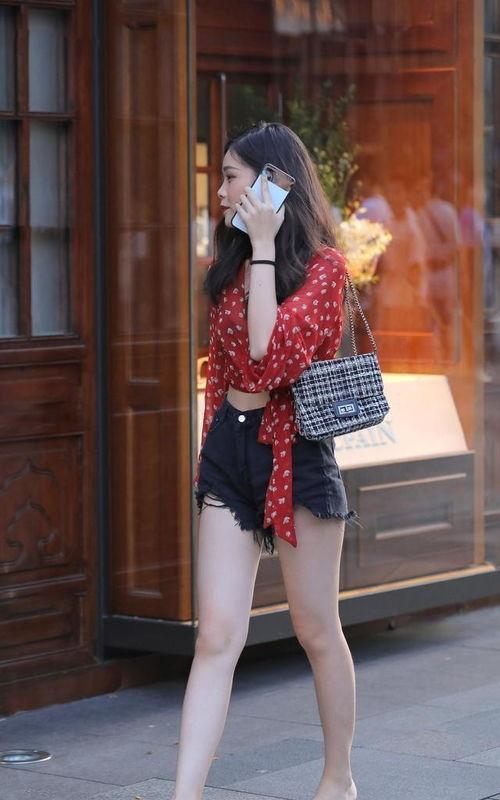 明星网红短裤美女,明星网红引领时尚潮流