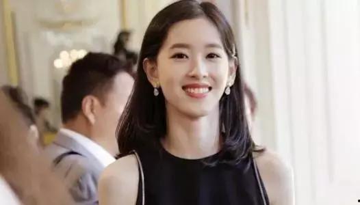 重庆明星网红奶茶,品味山城风情，尽在这一杯！